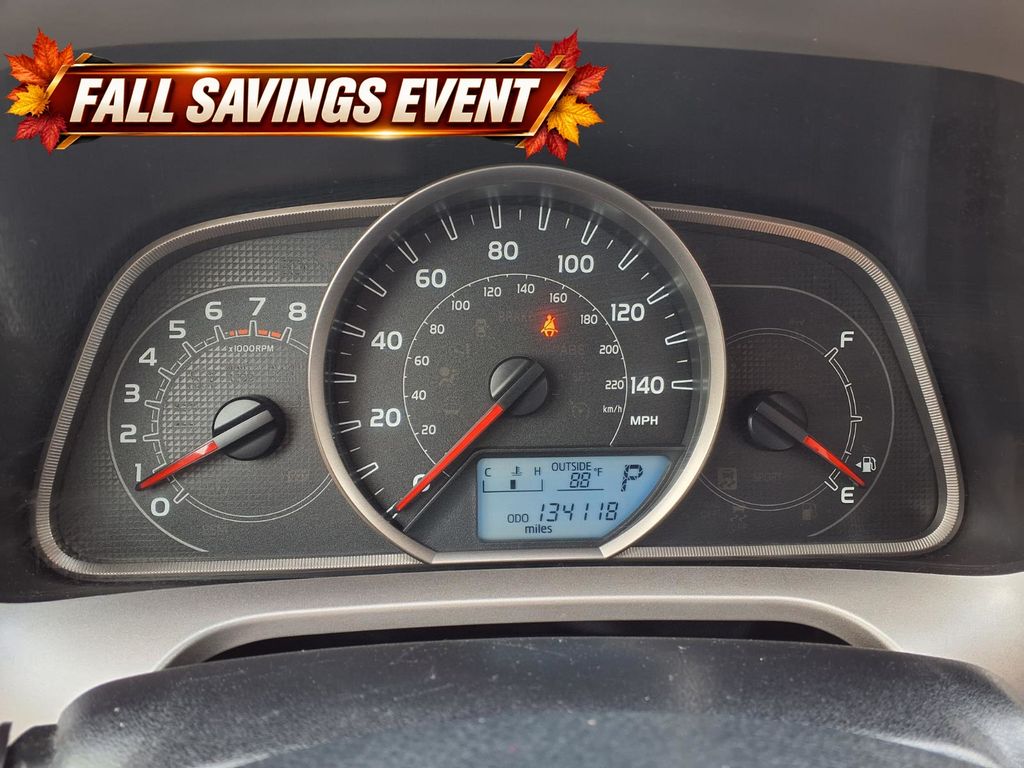 Used 2013 Classic Silver Metallic Toyota XLE image 30