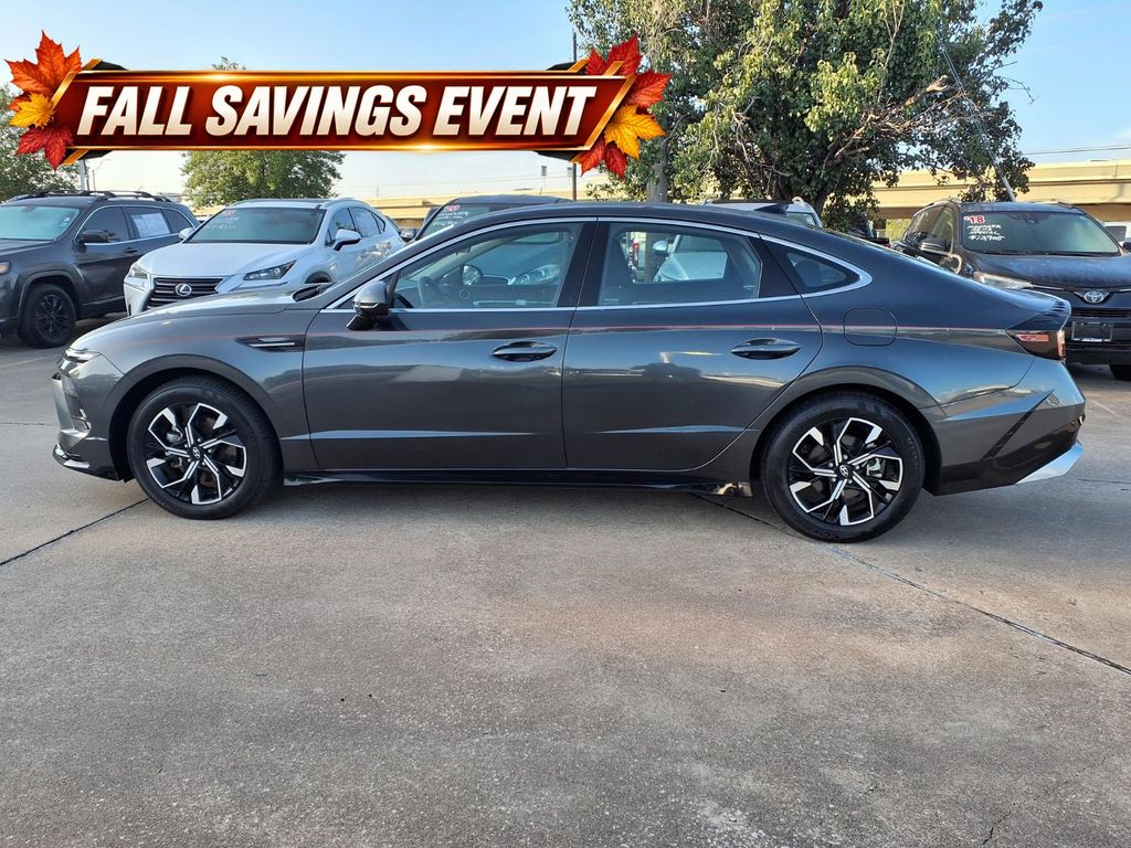 Used 2025 Portofino Gray Hyundai SEL image 5