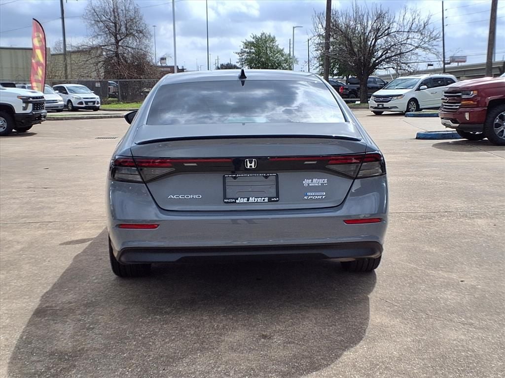 Used 2025 Gray Honda Sport image 27