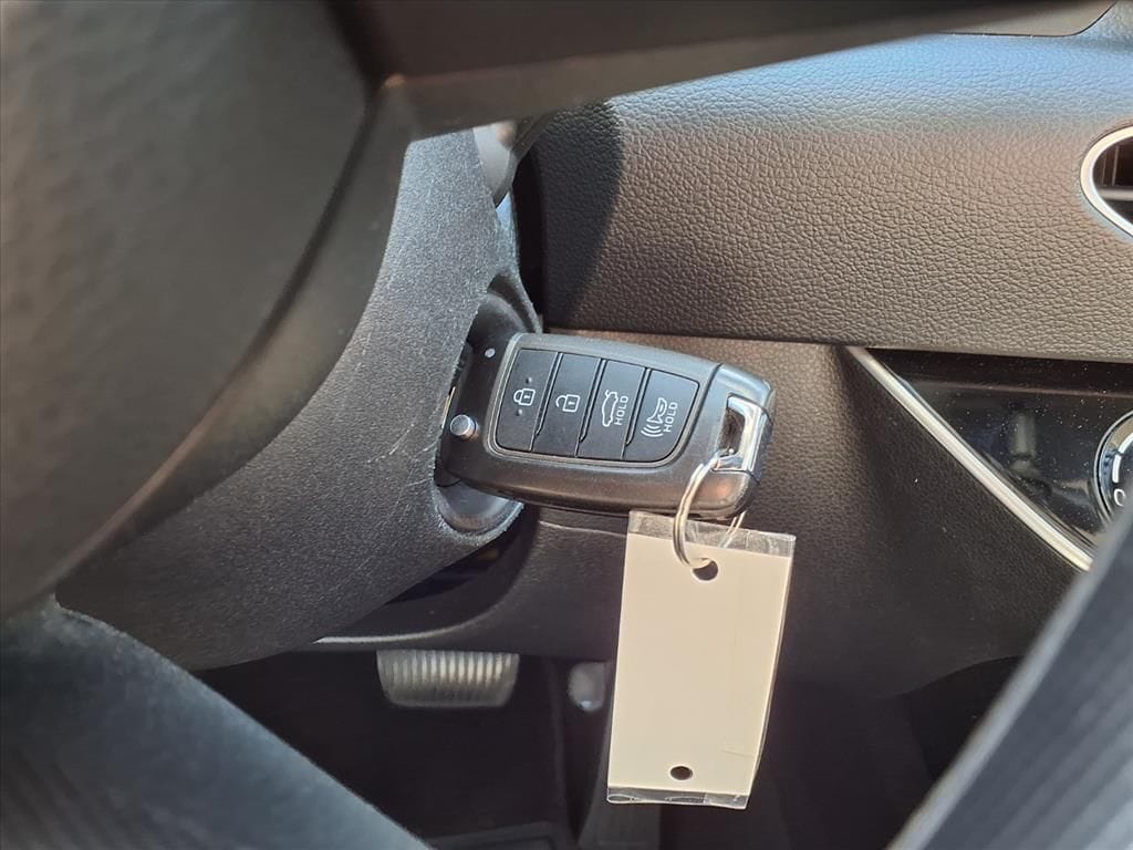 Used 2021 Portofino Gray Hyundai SE image 22