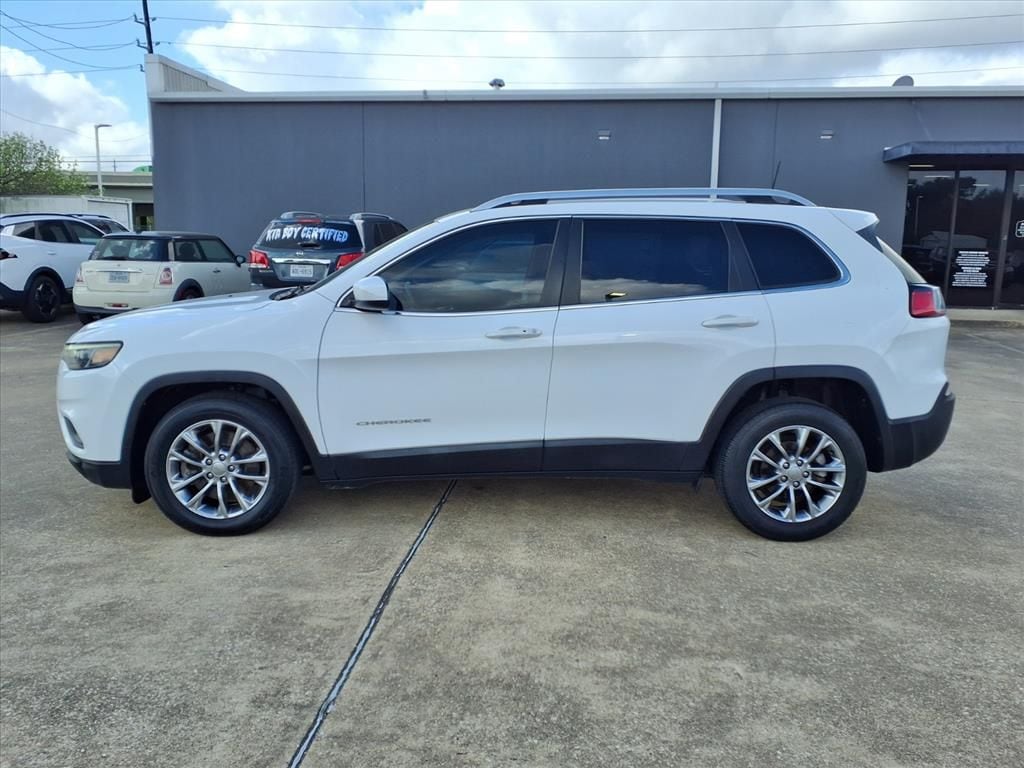 Used 2019 Bright White Clearcoat Jeep Latitude Plus image 5