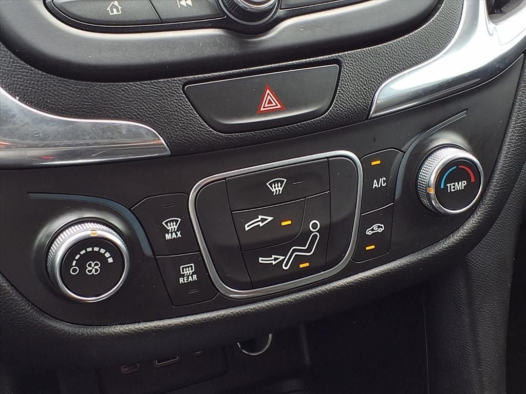 Used 2020 Silver Ice Metallic Chevrolet LT image 25