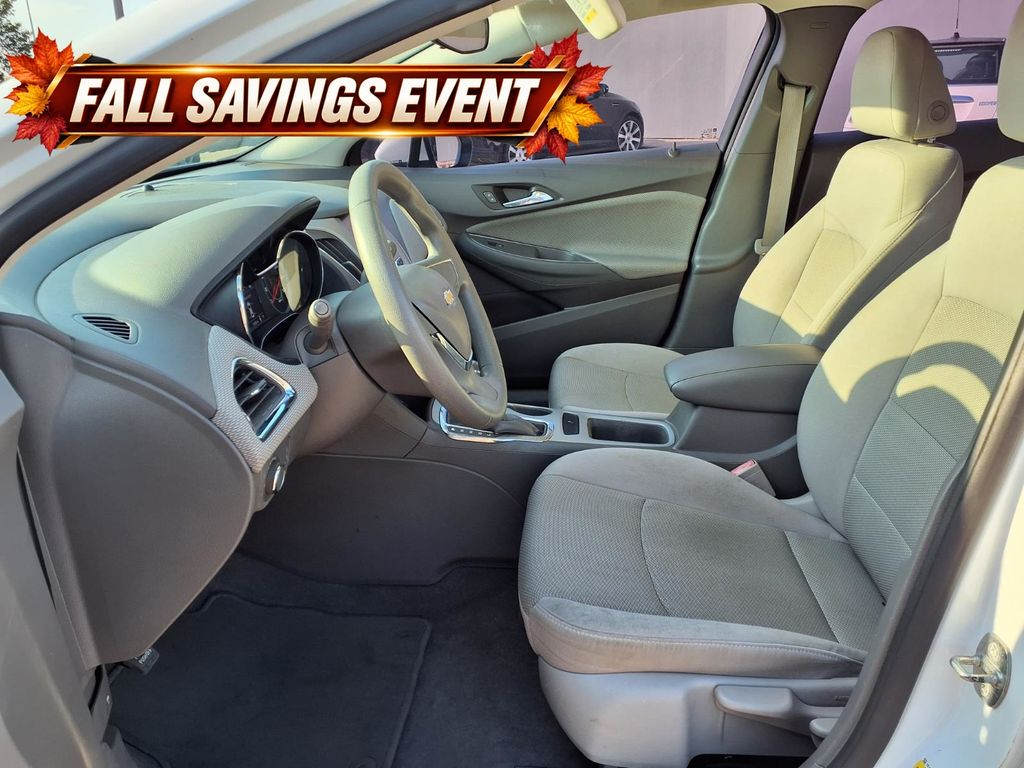 Used 2017 Summit White Chevrolet LS image 10