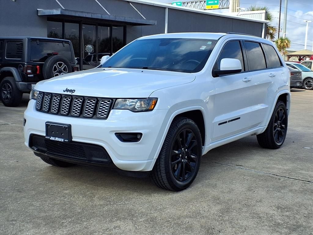 Used 2020 Bright White Clearcoat Jeep Altitude image 3