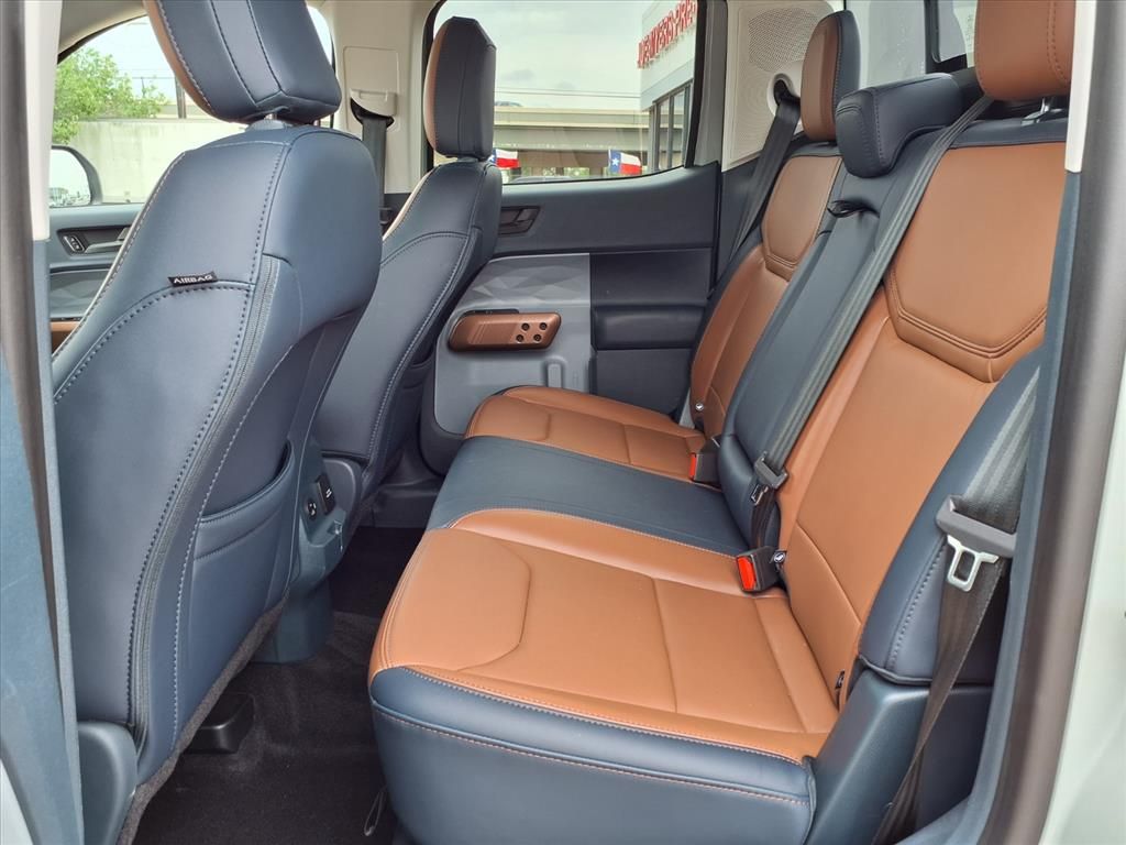 Used 2024 Cactus Gray Ford Lariat image 12