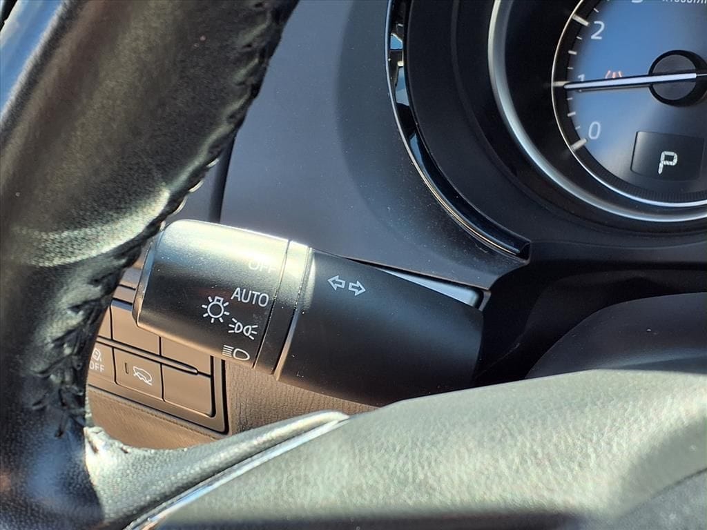 Used 2022 Snowflake White Pearl Mica Mazda Touring image 16