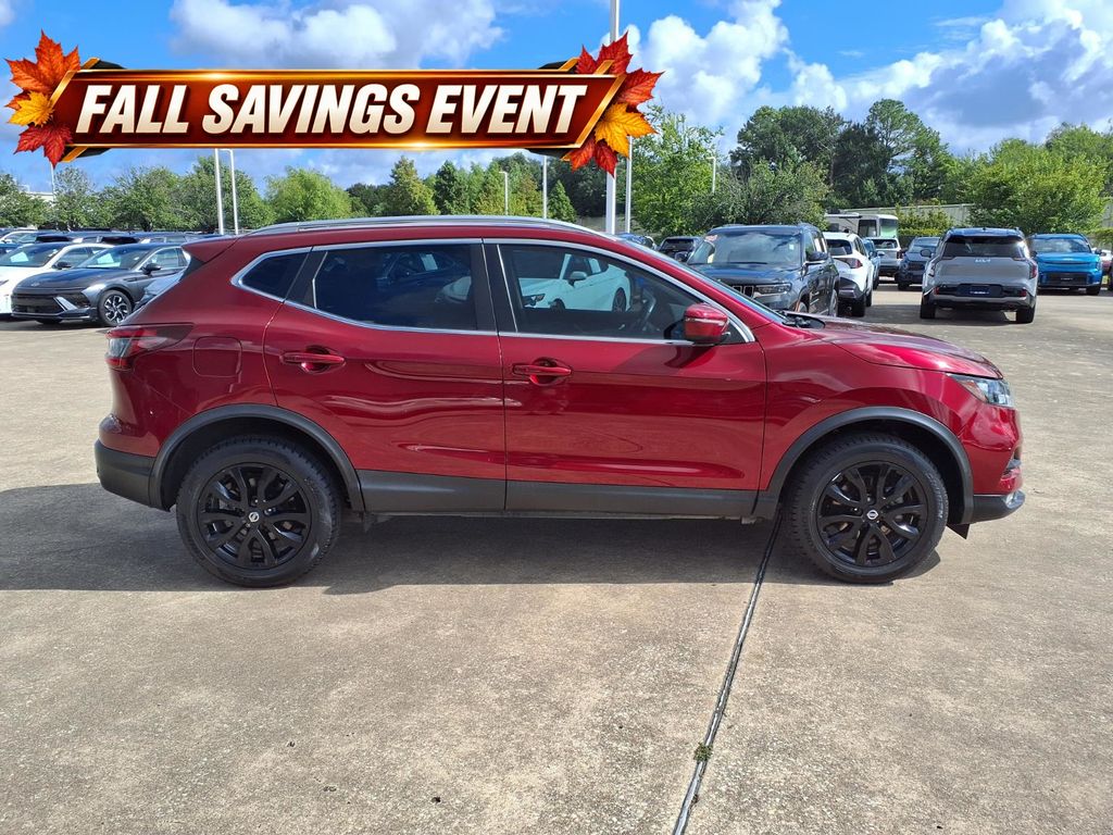Used 2022 Scarlet Ember Pearl Metallic Nissan SV image 6