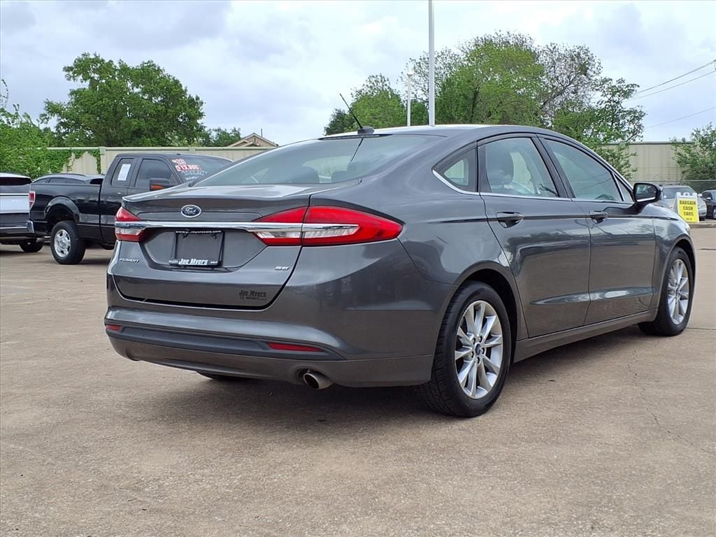 Used 2017 Magnetic Ford SE image 8