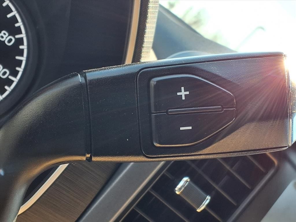 Used 2023 Avalanche Ford XLT image 17