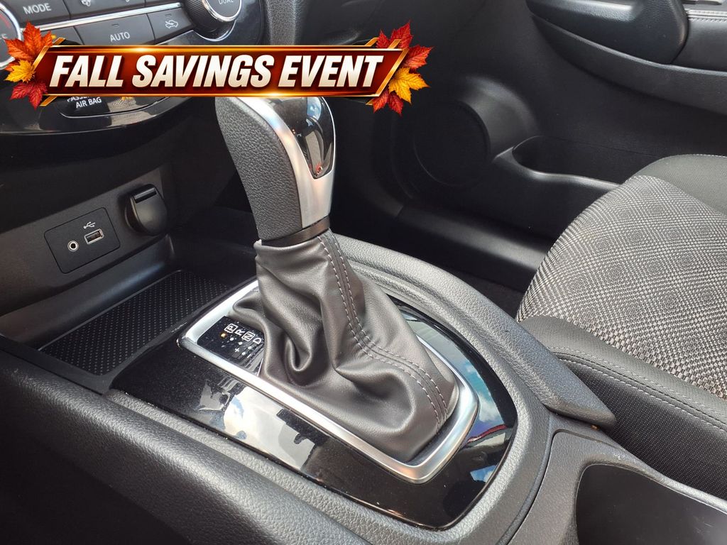 Used 2022 Scarlet Ember Pearl Metallic Nissan SV image 20