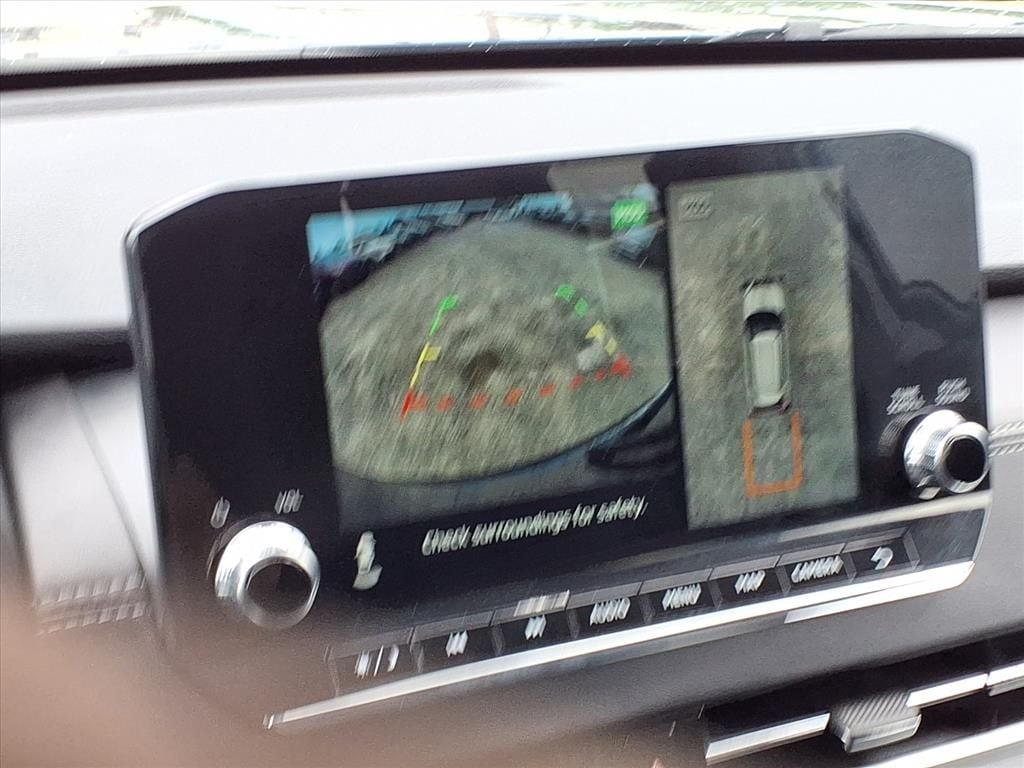 Used 2024  Mitsubishi SE image 25