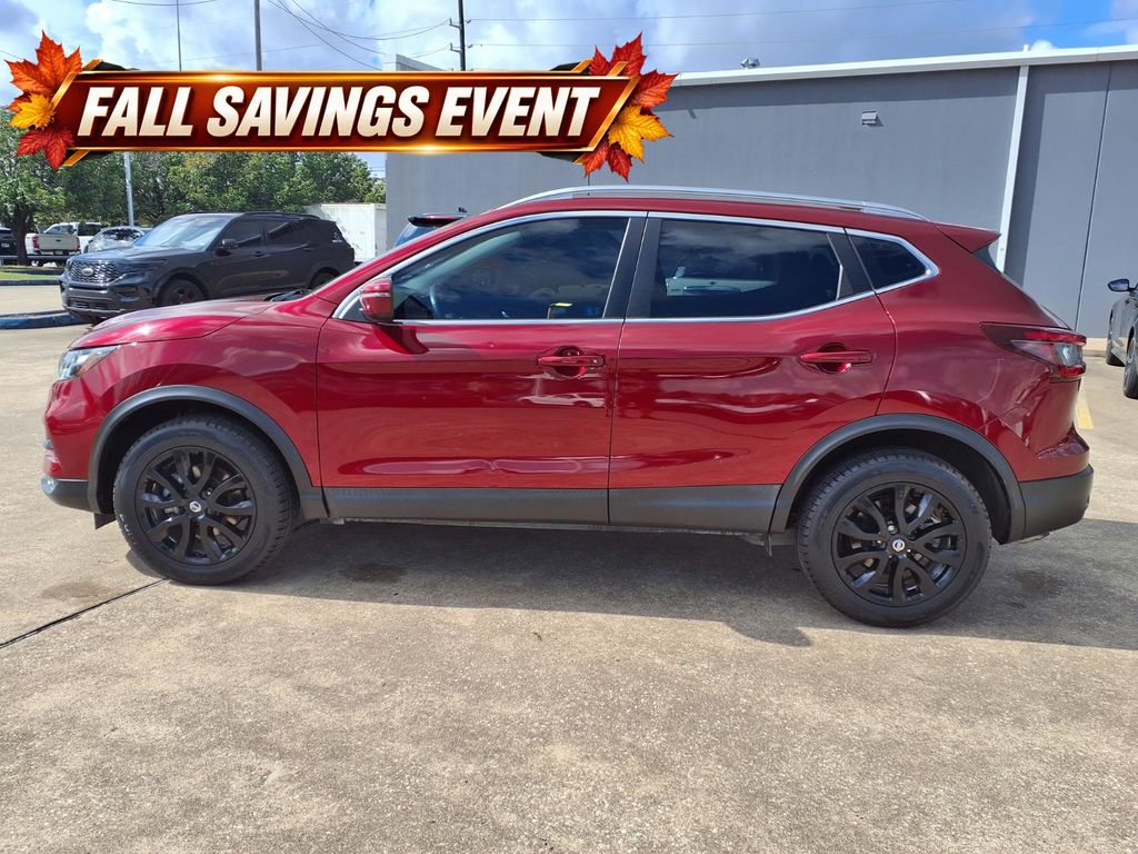 Used 2022 Scarlet Ember Pearl Metallic Nissan SV image 5