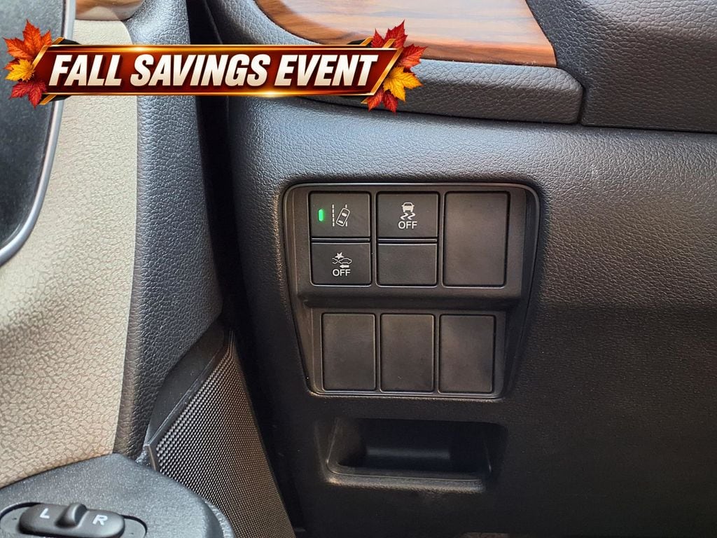 Used 2019 White Honda EX image 26