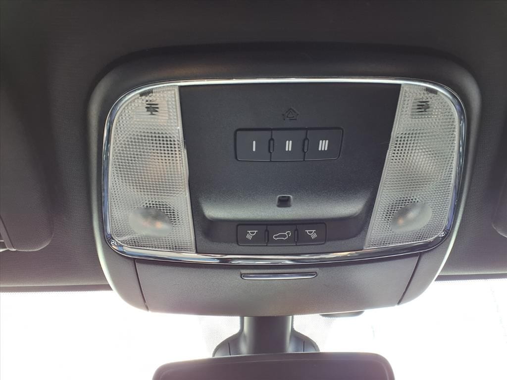 Used 2020 Bright White Clearcoat Jeep Altitude image 25