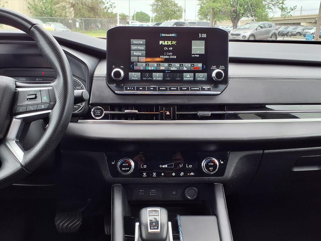 Used 2024  Mitsubishi SE image 17