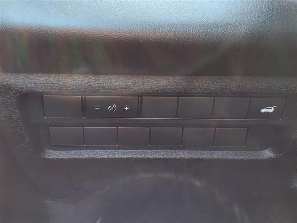 Used 2024 Gray Mitsubishi SE image 23