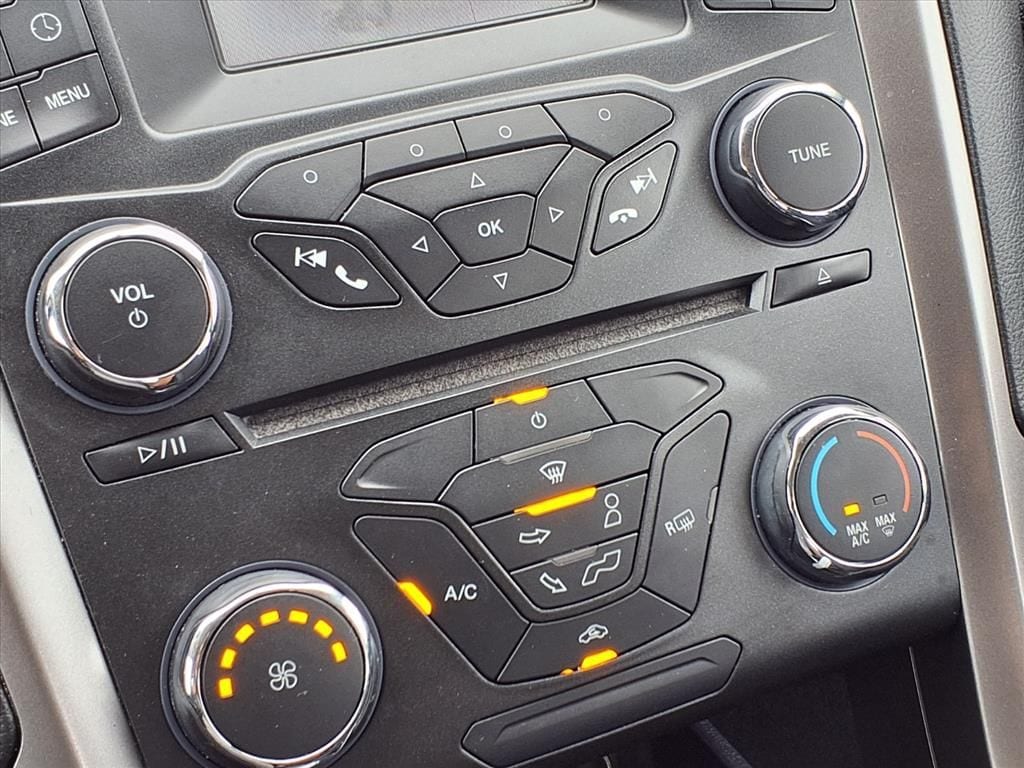 Used 2017 Magnetic Ford SE image 27