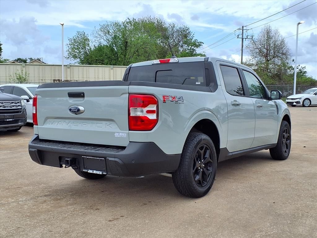 Used 2024 Cactus Gray Ford Lariat image 7