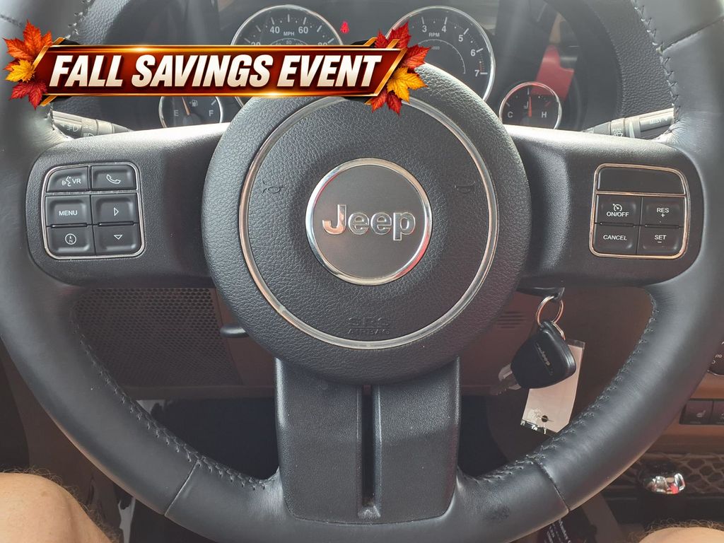 Used 2013 Bright White Clearcoat Jeep Unlimited Sahara image 17