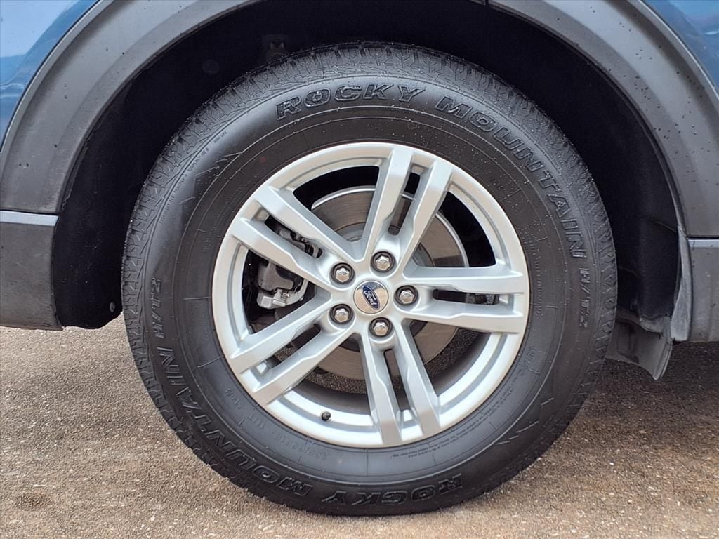 Used 2020 Blue Ford XLT image 11