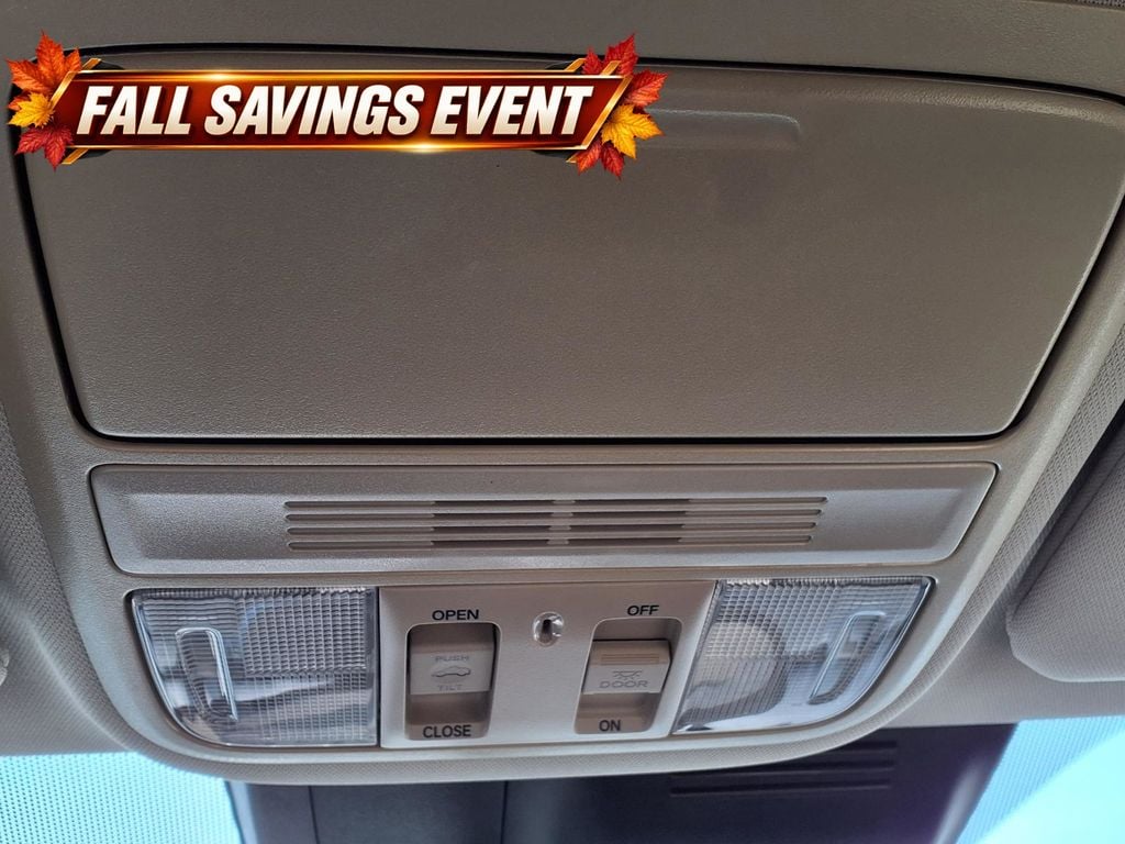Used 2019 White Honda EX image 27
