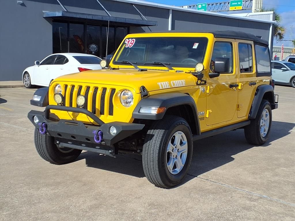 Used 2019 Baja Yellow Clearcoat Jeep Unlimited Sport S image 3