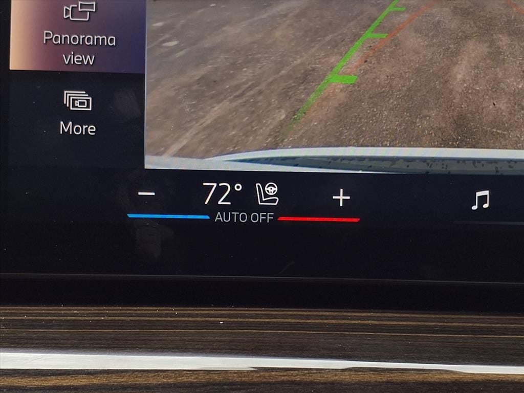 Used 2025 Alpine White BMW sDrive40i image 27