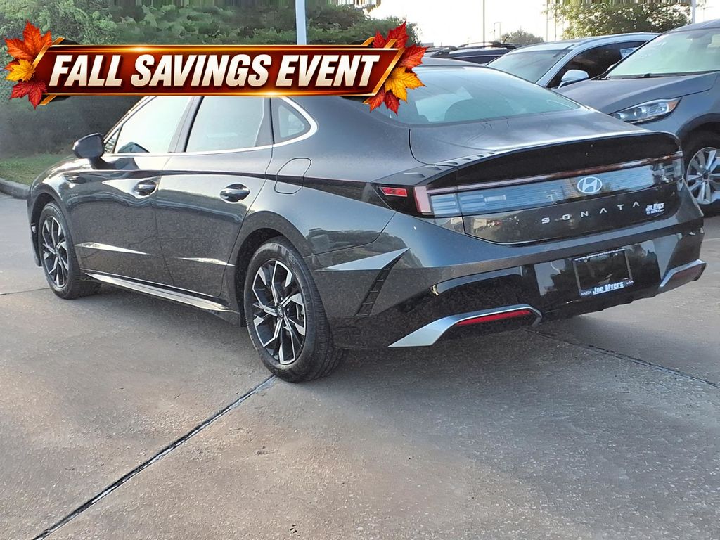 Used 2025 Portofino Gray Hyundai SEL image 2