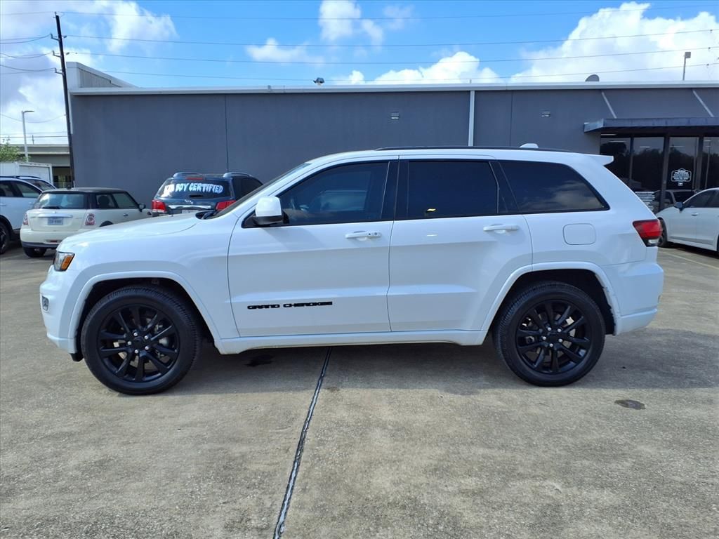 Used 2020 Bright White Clearcoat Jeep Altitude image 5