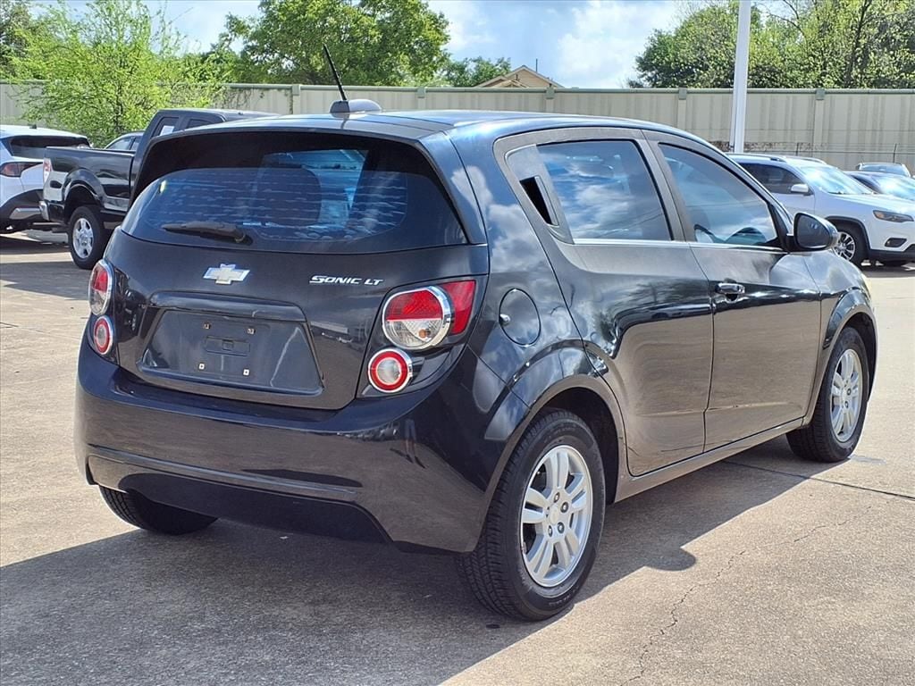 Used 2015 Black Granite Metallic Chevrolet LT image 4