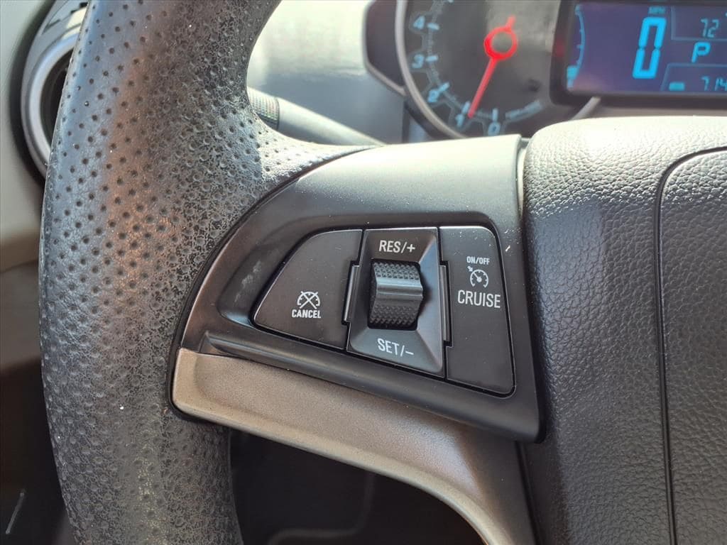 Used 2015 Black Granite Metallic Chevrolet LT image 16