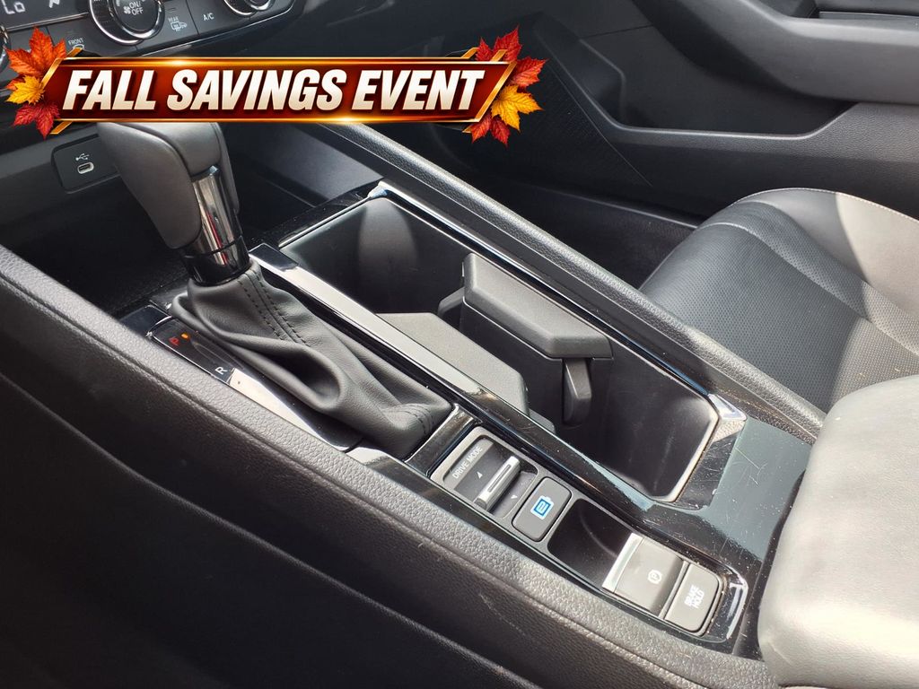 Used 2024  Honda EX-L image 23