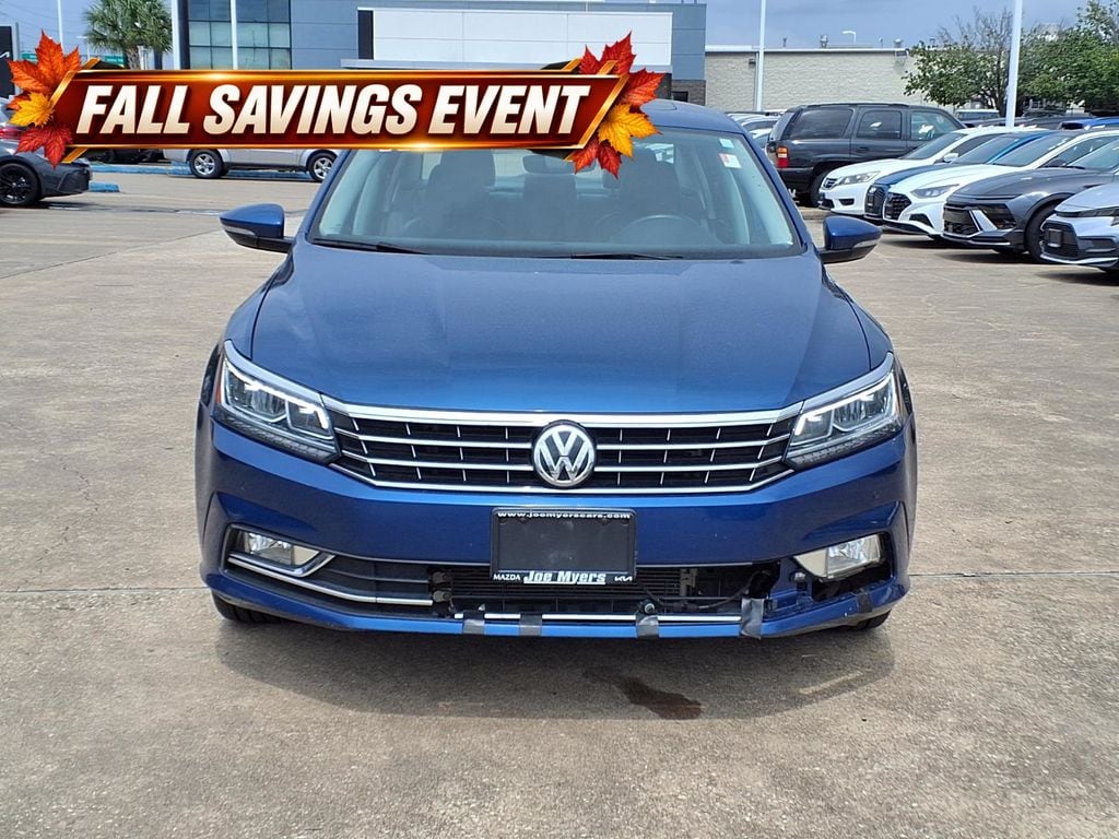 Used 2017 Blue Metallic Volkswagen SEL Premium image 7