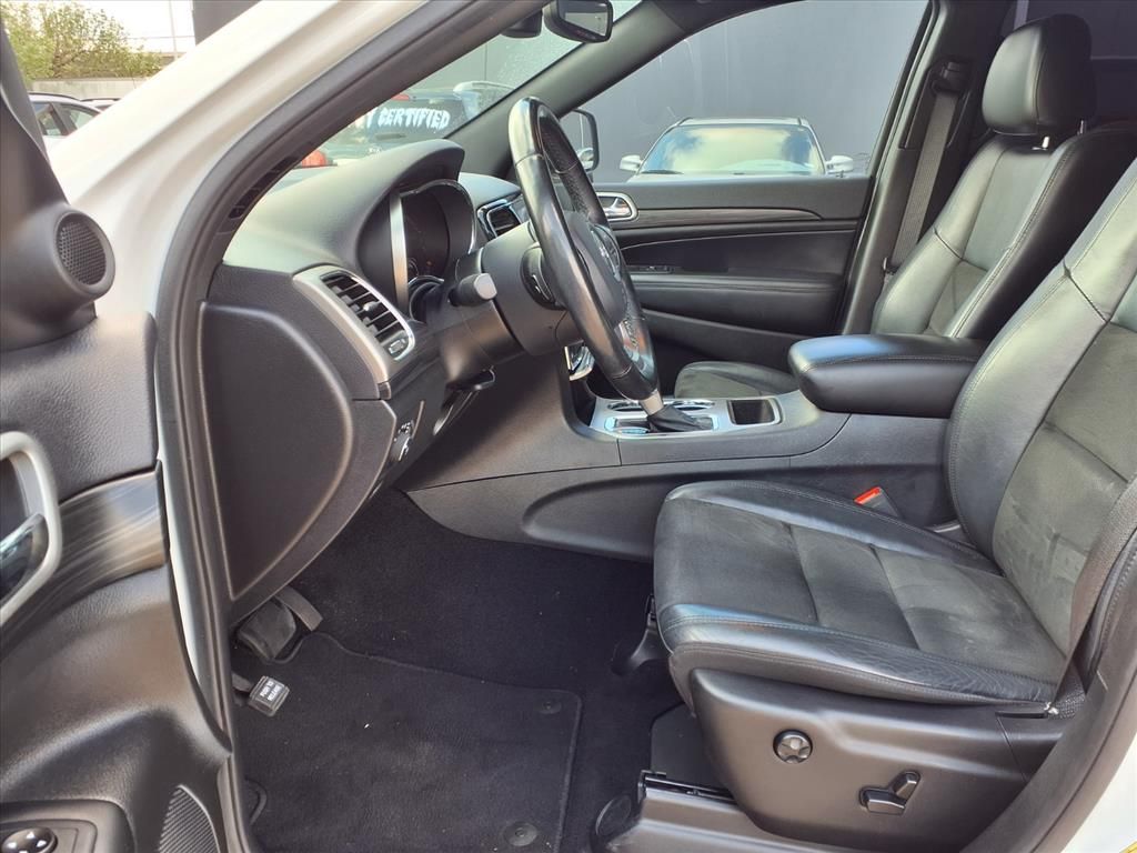 Used 2020 Bright White Clearcoat Jeep Altitude image 10