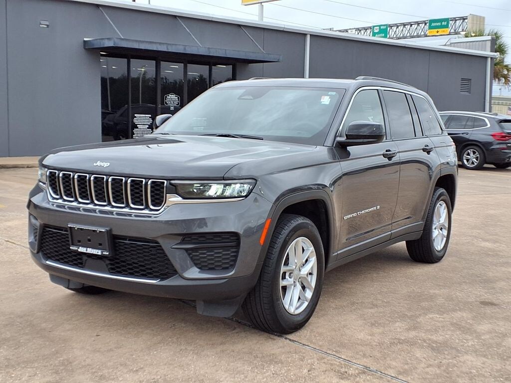 Used 2025 Jeep Grand Cherokee Laredo SUV