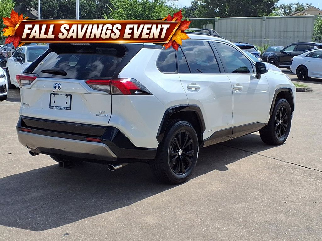 Used 2022 Blizzard Pearl Toyota SE image 4