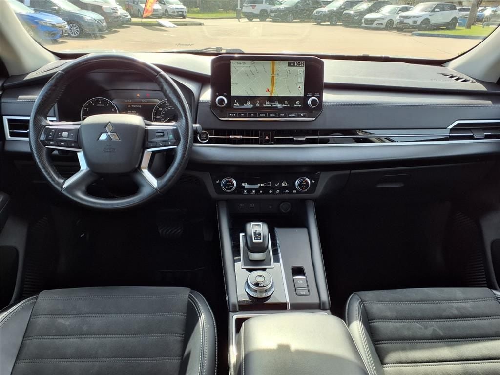 Used 2024 Gray Mitsubishi SE image 9