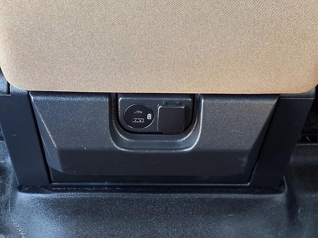 Used 2023 Avalanche Ford XLT image 10