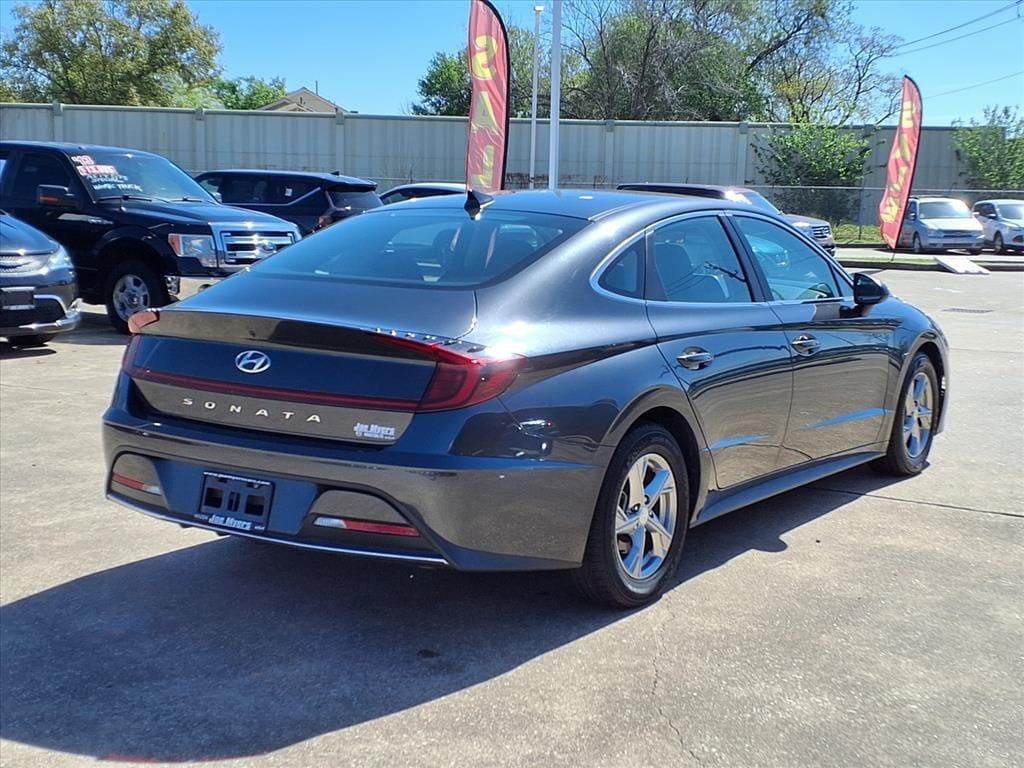 Used 2021 Portofino Gray Hyundai SE image 4