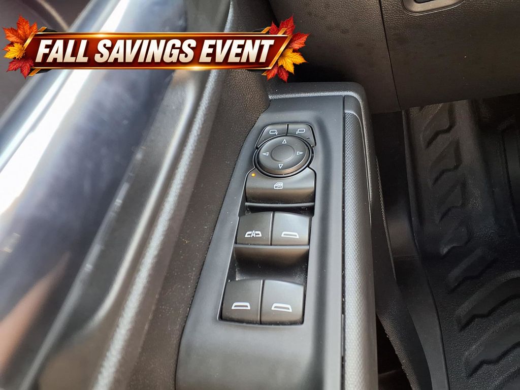 Used 2025 Summit White GMC Pro image 22