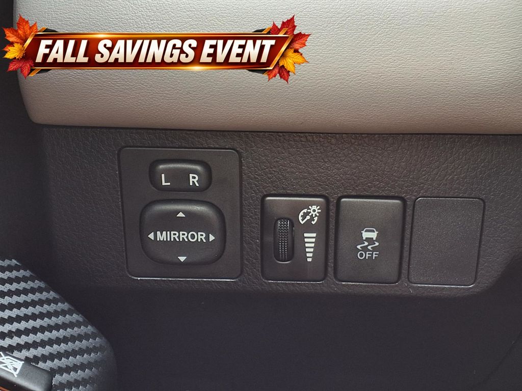 Used 2013 Classic Silver Metallic Toyota XLE image 24