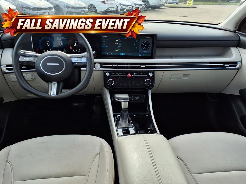 Used 2025 Phantom Black Hyundai SEL image 9