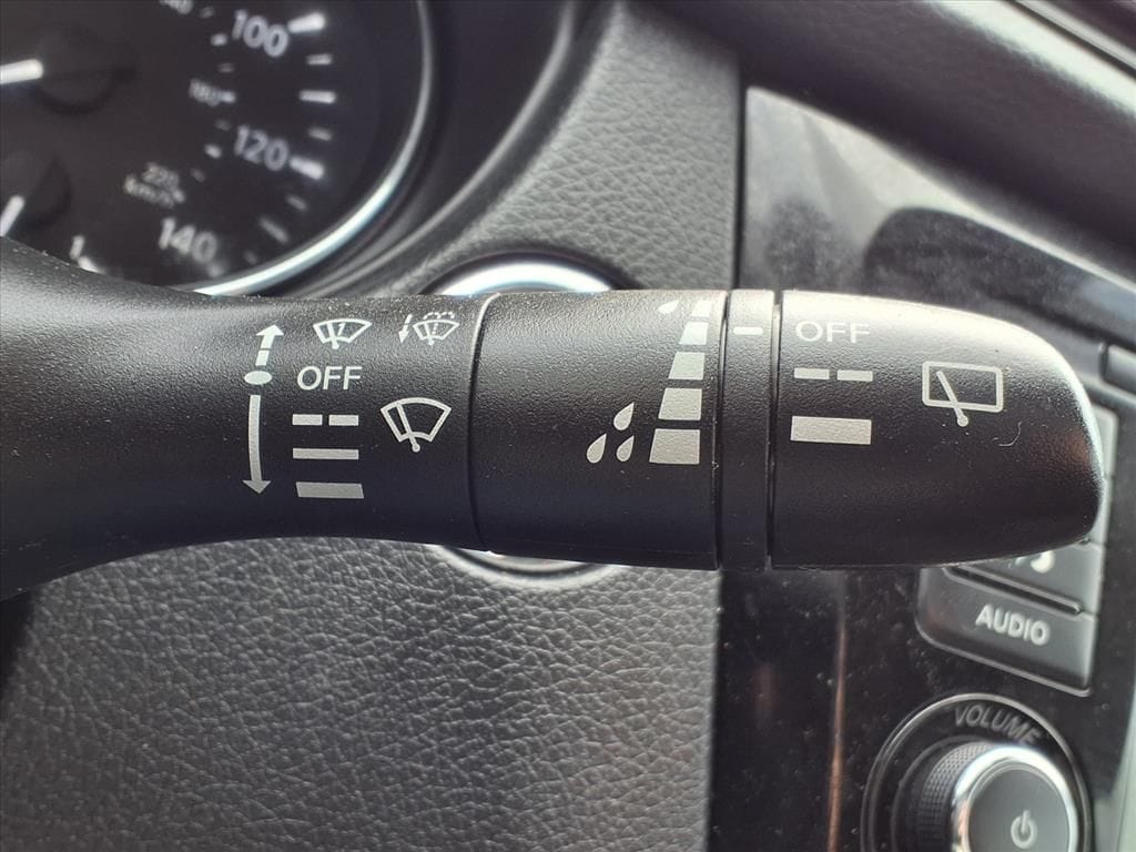 Used 2019 Caspian Blue Metallic Nissan SV image 17