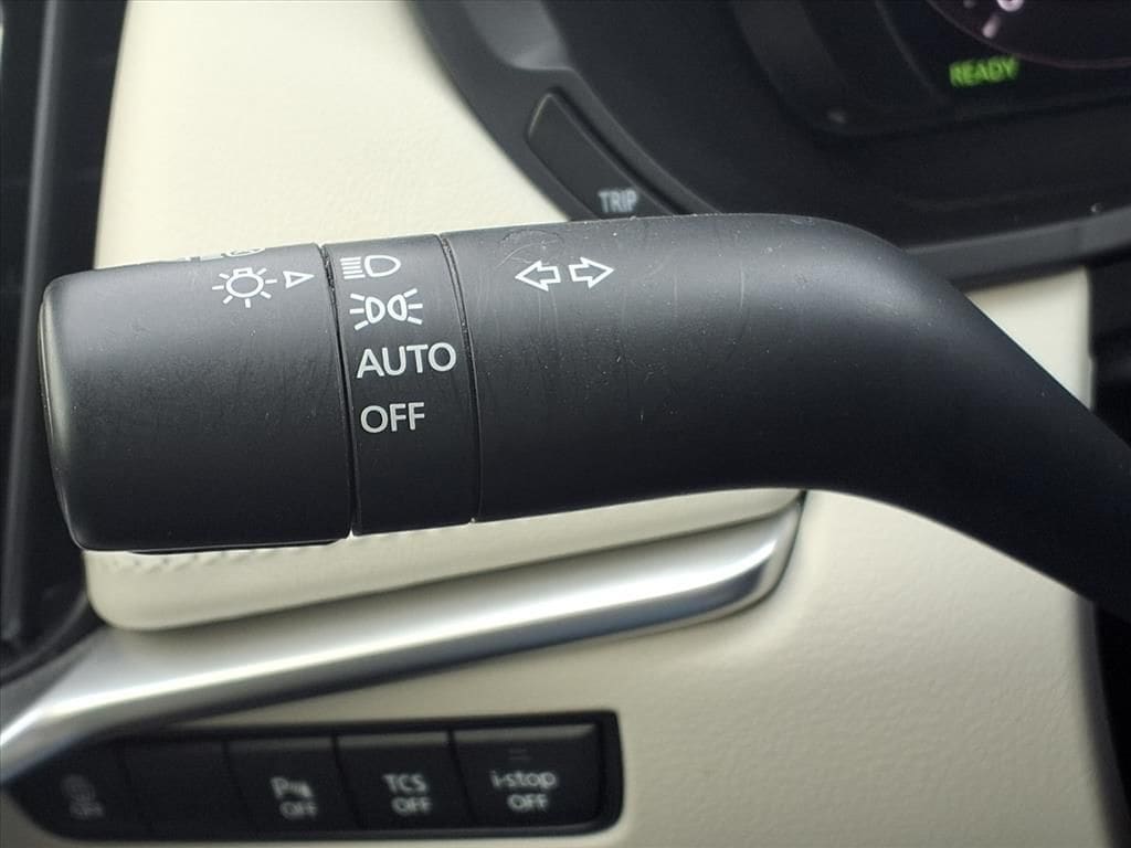 Used 2024 White Mazda 3.3 Turbo Premium Plus image 14