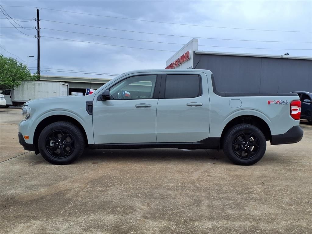 Used 2024 Cactus Gray Ford Lariat image 5