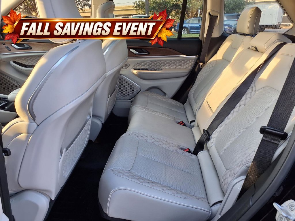 Used 2022 Diamond Black Crystal Pearlcoat Jeep Summit image 12