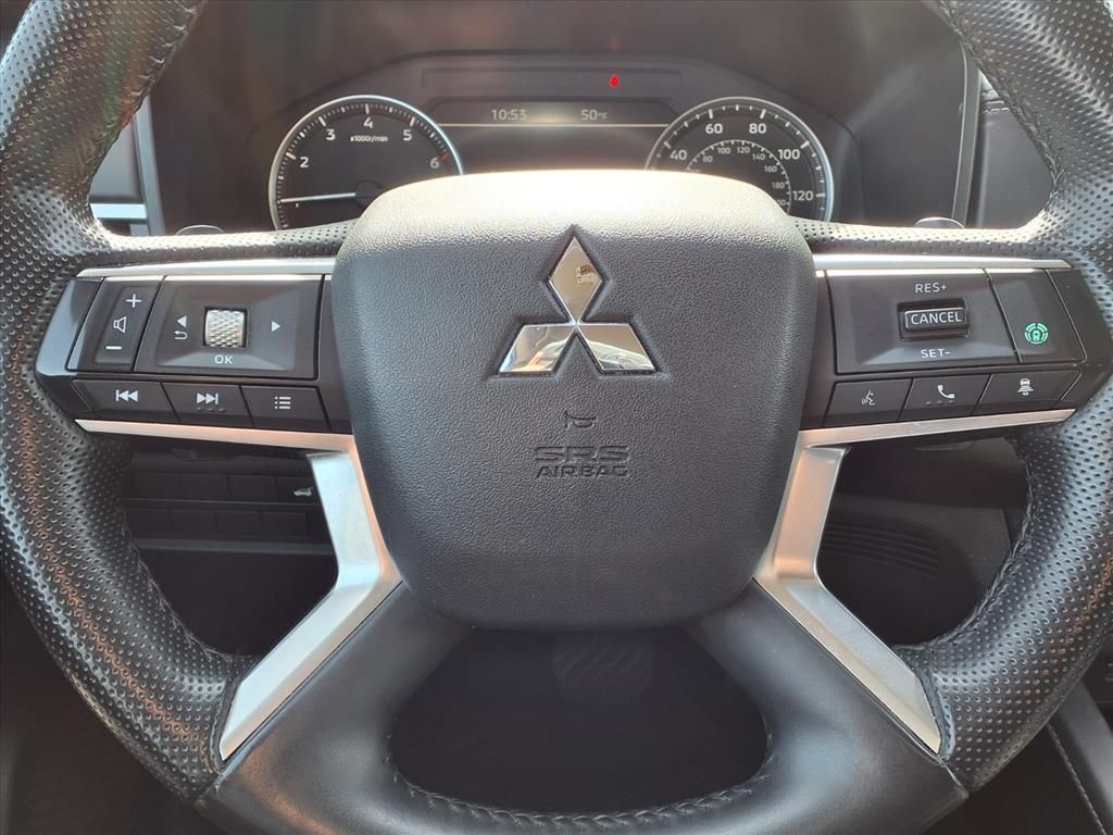 Used 2024 Gray Mitsubishi SE image 17