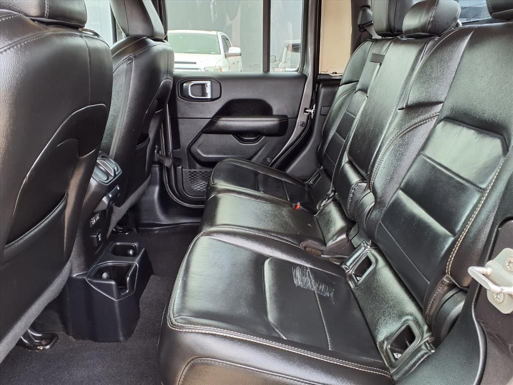 Used 2021 Granite Crystal Metallic Clearcoat Jeep Overland image 8