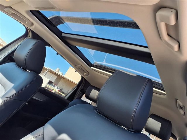 Used 2026 Artisan Red Premium Mazda 3.3 Turbo Premium image 6