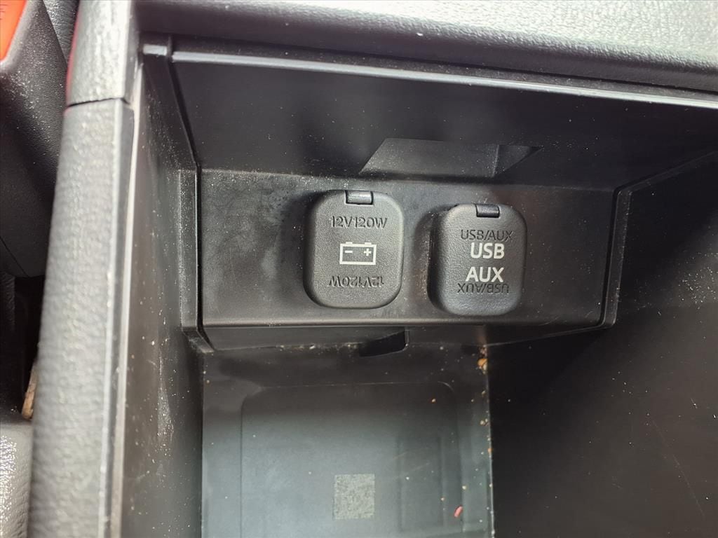 Used 2014 Red Metallic Mazda Grand Touring image 23